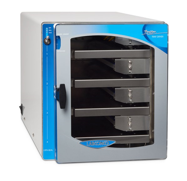 תא ייבוש בהקפאה Lyph-Seal Tray Dryer, תוצרת Labconco, ליבוש בשקיות וסגירה הרמטית תוך כדי תהליך.